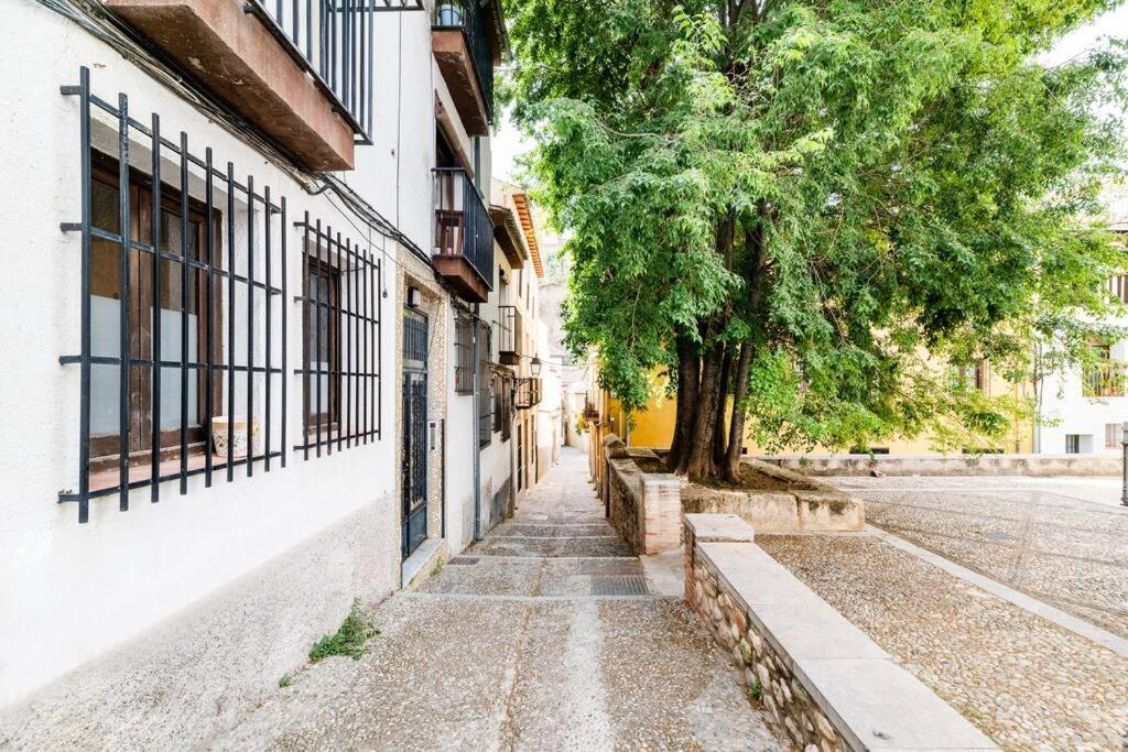 Wekey Homes Albaicin, A Los Pies De La Alhambra Granada Bagian luar foto