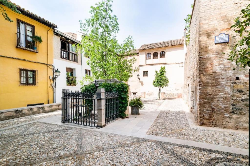 Wekey Homes Albaicin, A Los Pies De La Alhambra Granada Bagian luar foto