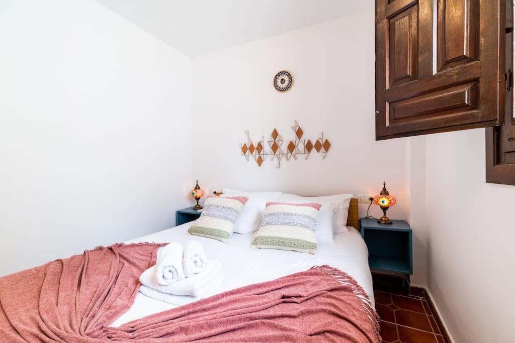 Wekey Homes Albaicin, A Los Pies De La Alhambra Granada Bagian luar foto