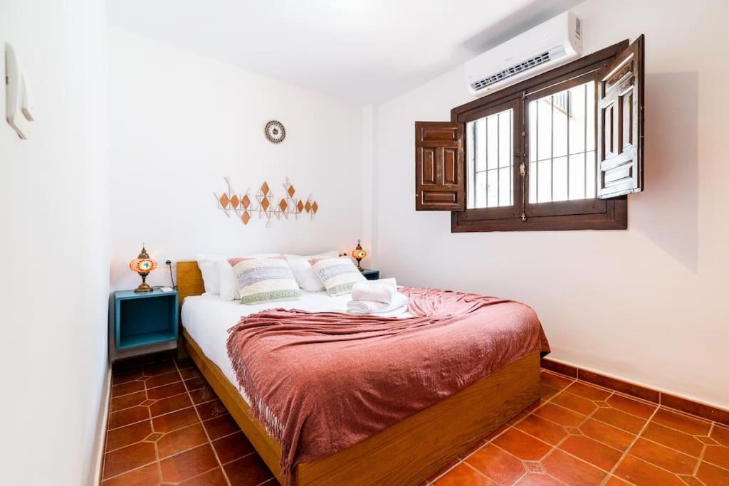 Wekey Homes Albaicin, A Los Pies De La Alhambra Granada Bagian luar foto